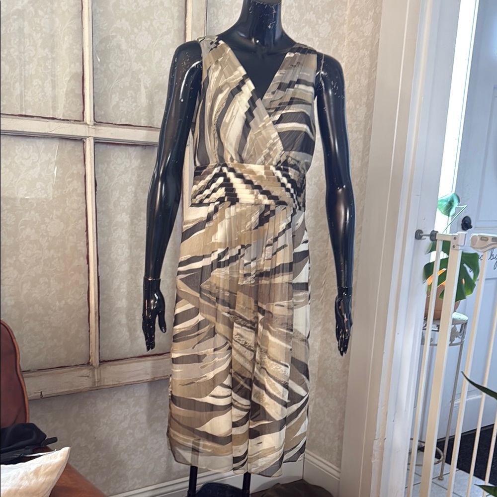 Banana Republic Lined Midi Sleeveless V-Neck Dress Pleats Back Zipper Size 6